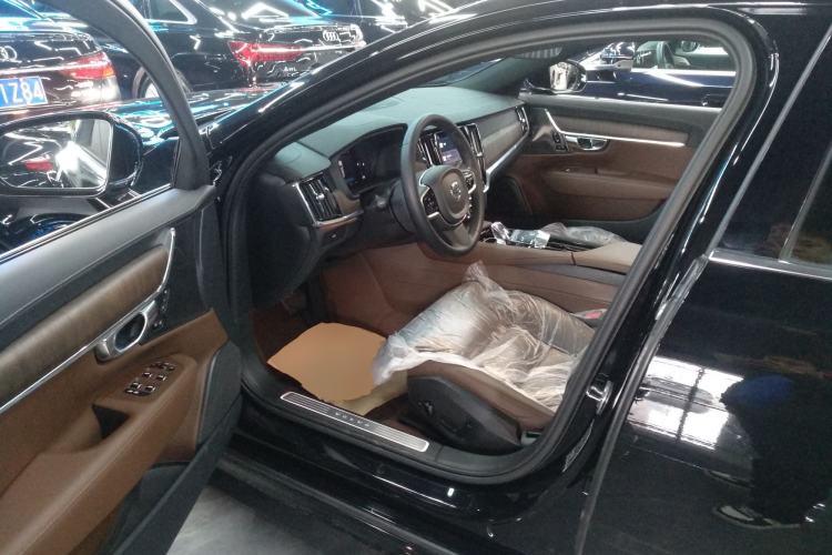 Used Volvo S90 2024 B5 Zhiyuan Luxury Edition
