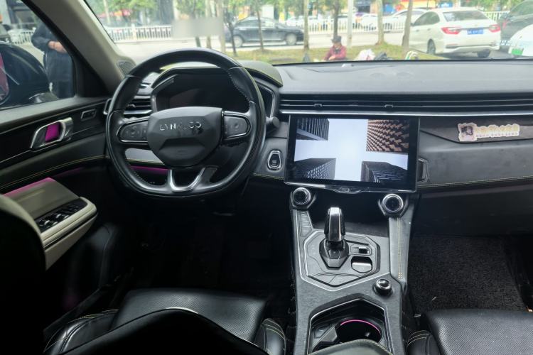 Used Lynk & Co 05 2020 2.0TD Two-Wheel Drive Shine Halo Interior 1