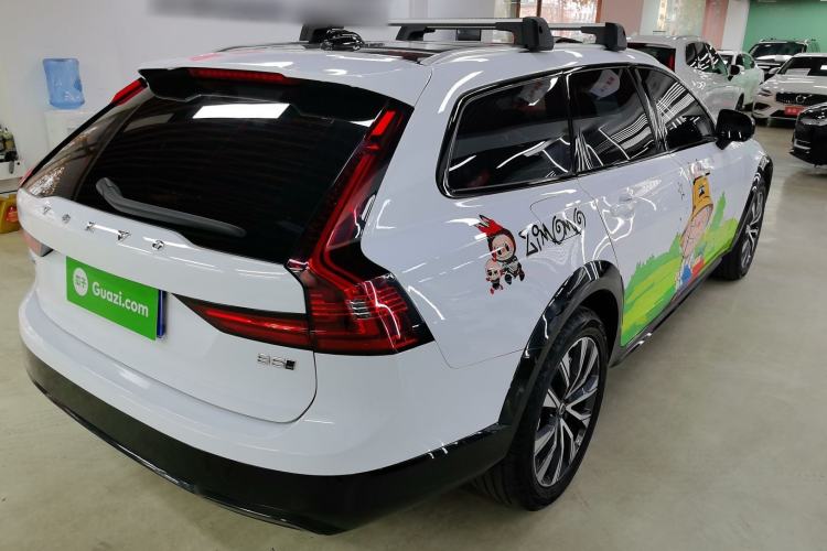 Used Volvo V90 2021 Cross Country B5 AWD Smart Range Edition Exterior 3