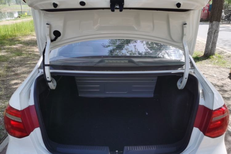 Used Volkswagen Jetta 2015 1.6L Automatic Fashion Model