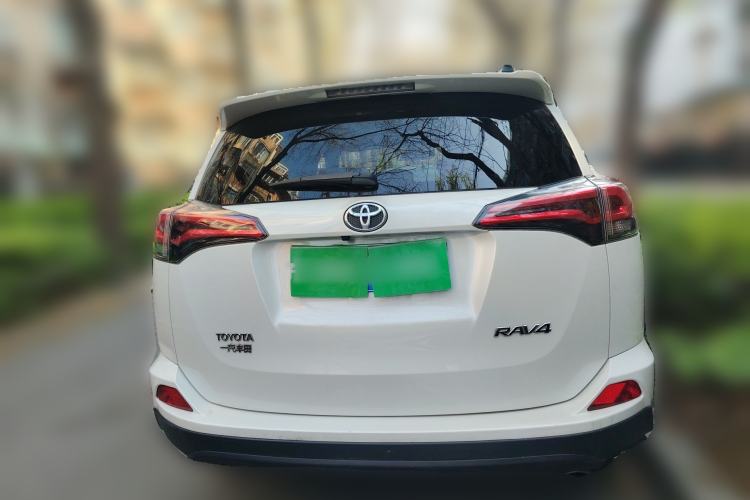 Used Toyota RAV4 2016 2.0L CVT Two-Wheel Drive Comfort Edition China V Standard
