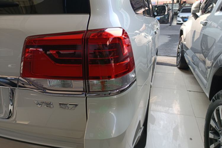 Used Toyota Land Cruiser 2017 5700 Middle East Edition