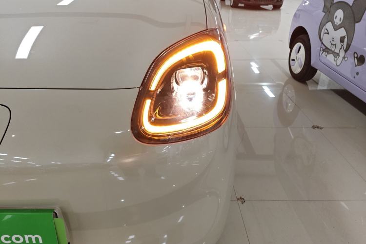Used Wuling Hongguang MINIEV 2025 Four-Door Version Advanced Edition Left Front Headlight
