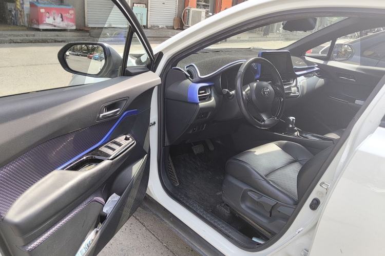 Used Toyota IZOA 2018 2.0L Yichi Version China VI Standard