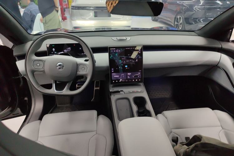 Used Nio ET5T 2024 75kWh Touring Center Console