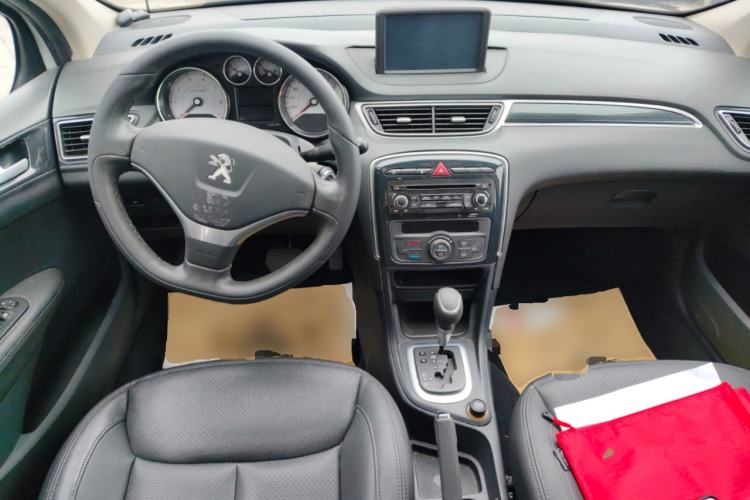 Used Peugeot 308 2014 Enjoyment Edition Classic 1.6L Automatic Fashion Model Center Console