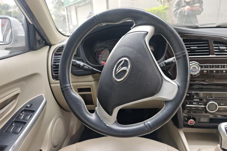 Used Soueast V3 Lingyue 2014 1.5L Manual Happiness Edition Steering Wheel