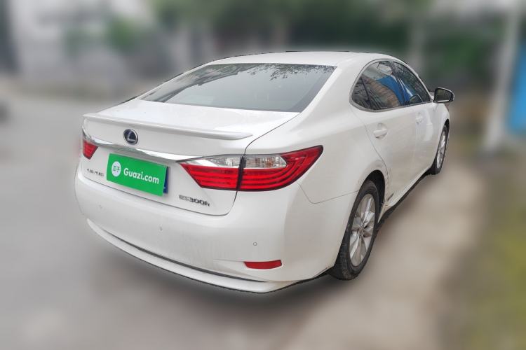 Used Lexus ES 2013 300h Elite Edition Rear Right 45 Deg