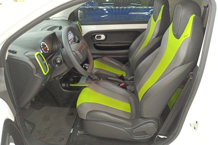 Used Roewe Clever 2021 302 km New Four-Seater Super-Efficient Version Left Front Seat