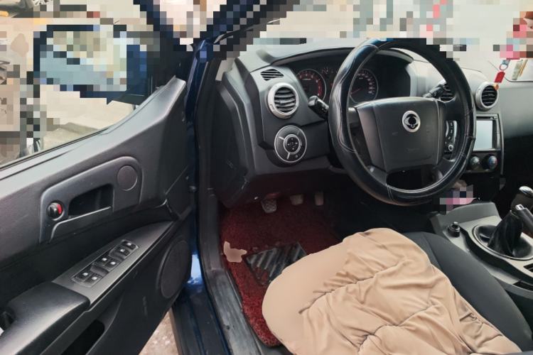 Used SsangYong Actyon 2014 2.3L Two-Wheel Drive Manual Transmission Entry-Level Gasoline Version