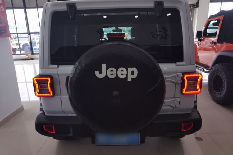 Used Jeep Wrangler 2019 2.0T Sahara Four-Door Electric Convertible China VI Emission Standard Rear