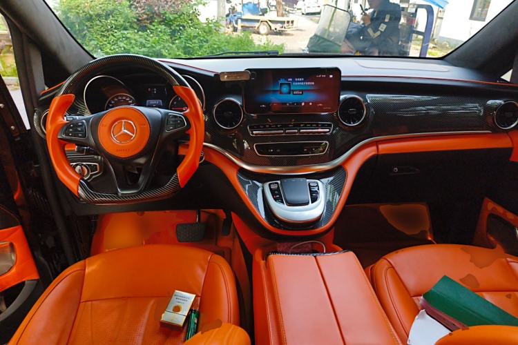 Used Mercedes-Benz V-Class 2021 V 260 Avantgarde Edition Center Console