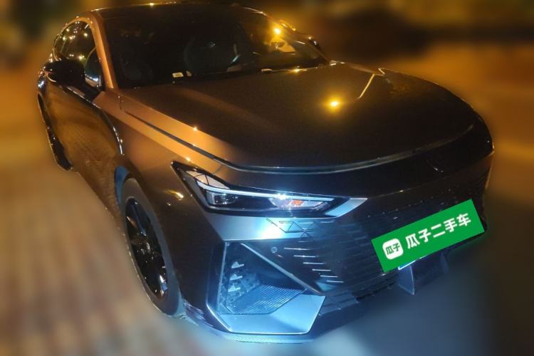 Used CHANGAN UNI-V 2023 1.5T Prestige Model Front Right 45 Deg