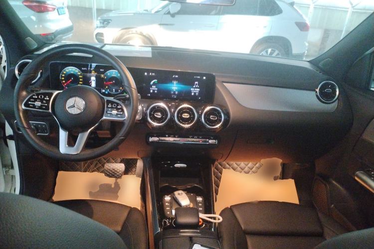 Used Mercedes-Benz GLA 2020 GLA 180 Center Console