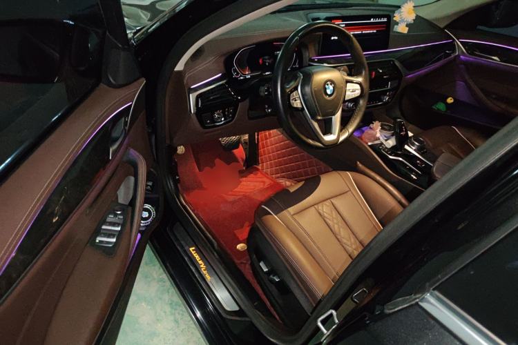 Used BMW 5 Series 2021 530Li xDrive Luxury Package Driver Seat