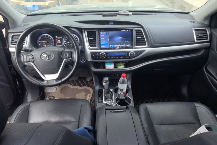 Used Toyota Highlander 2018 2.0T Four-Wheel Drive Prestige Version 7 Seats China V Emission Standard Center Console