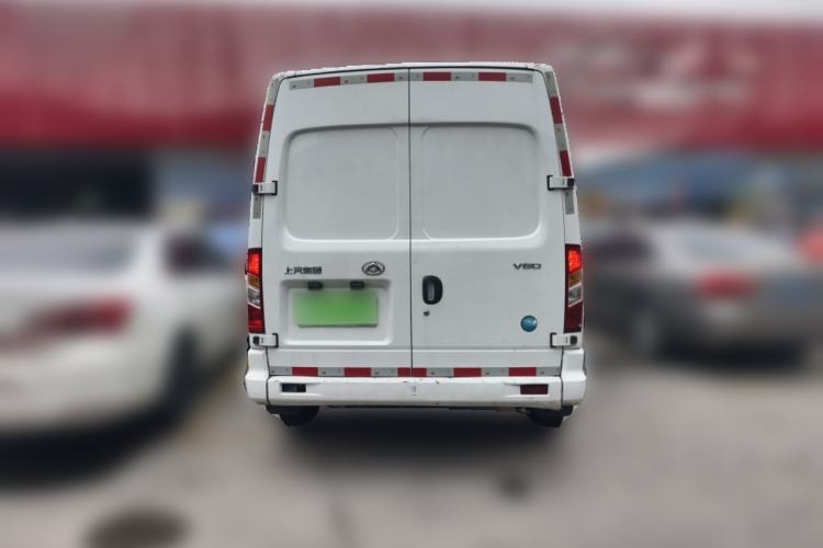 Used SAIC MAXUS Xintu V80 2023 2.0T Manual Classic City Delivery King Long Wheelbase Mid-Roof 3-Seater
