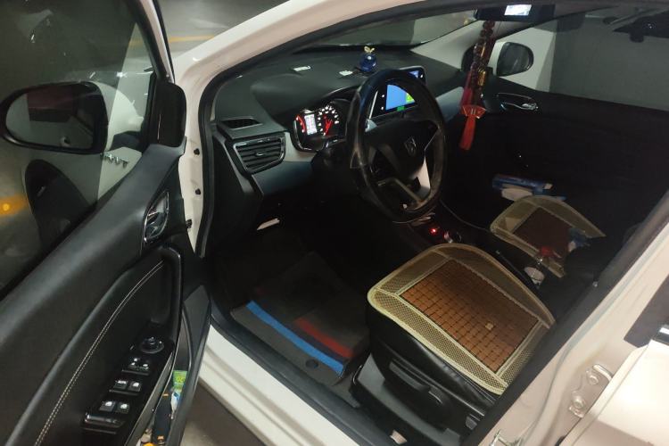 Used Baojun 310W 2018 1.5L Automatic Luxury Version China VI Emission Standard