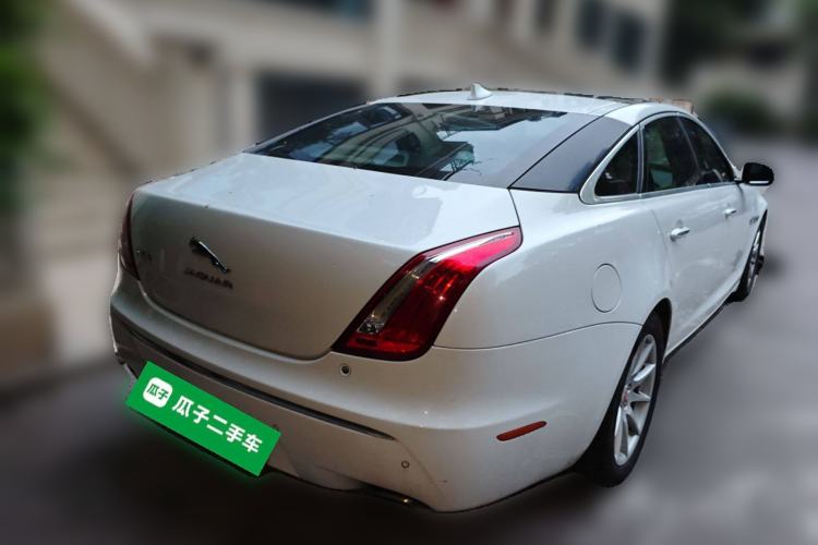 Used Jaguar XJ 2014 XJL 2.0T Two-Wheel-Drive Elegant Business Edition Rear Right 45 Deg