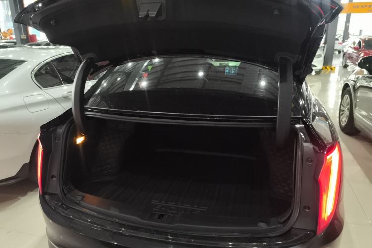 Used Hongqi E-QM5 2022 431 km Charge & Enjoy Edition Trunk