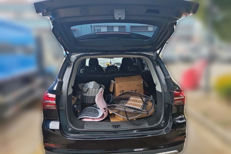 Used Roewe RX5 2017 20T Two-Wheel Drive Automatic Internet Elite Edition Trunk