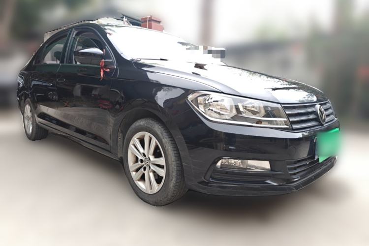 Used Volkswagen Santana 2016 1.6L Manual Comfort Edition Front Right 45 Deg