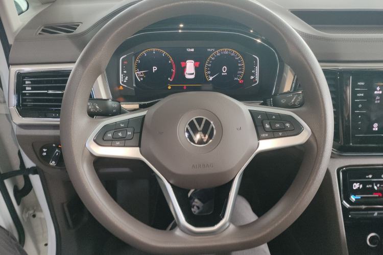 Used Volkswagen Viloran 2020 330TSI Business Edition Steering Wheel