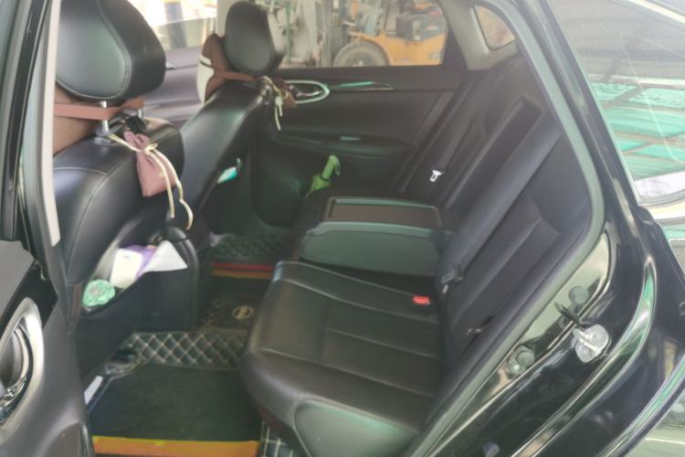 Used Nissan Sylphy 2019 1.6XV CVT Smart Connect Luxury Edition China V Standard Left Rear Seat