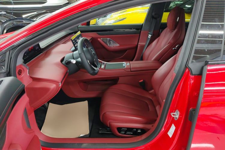 Used Hima Luxeed S7 2025 785 km Ultra