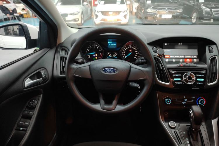 Used Ford Focus 2018 Hatchback Classic 1.6L Automatic Comfort Plus SmartDrive Edition Steering Wheel