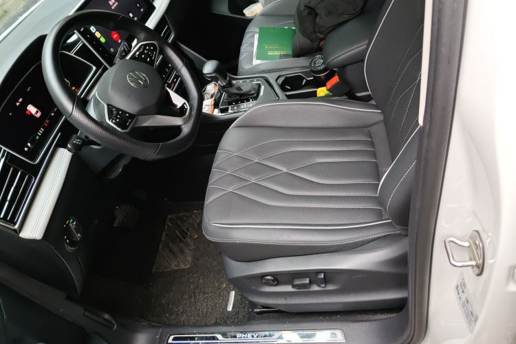 Used Volkswagen Tiguan L New Energy 2022 430 PHEV Plug-in Hybrid Prestige Edition Left Front Seat