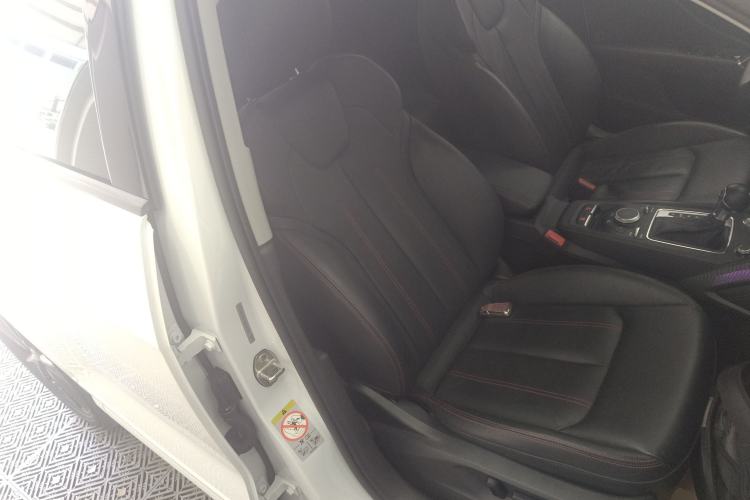 Used Audi Q2L 2022 35 TFSI Progressive Dynamic Edition Right Front Seat