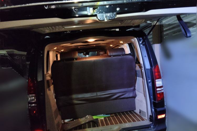 Used Mercedes-Benz Viano 2014 3.5L Premier Edition