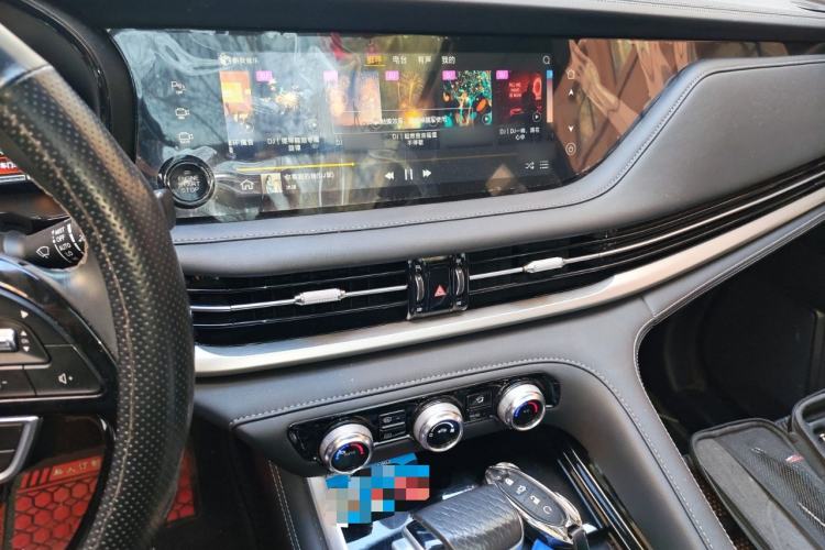 Used Changan CS95 2021 2.0T Four-Wheel Drive Luxury Version
