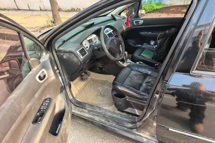 Used Peugeot 307 2010 Hatchback 1.6L Automatic Comfort Edition Driver Seat