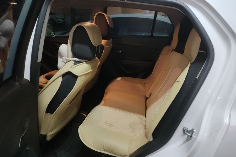 Used Chevrolet Trax 2016 1.4T Manual Two-Wheel Drive Comfort Version with Sunroof