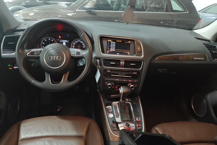 Used Audi Q5 2015 40 TFSI Comfort Model
