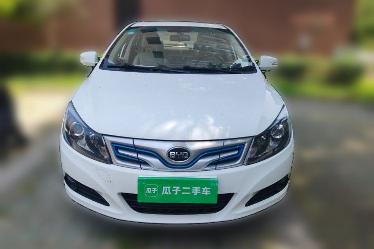 Used BYD e5 2017 300 Prestige Edition Front