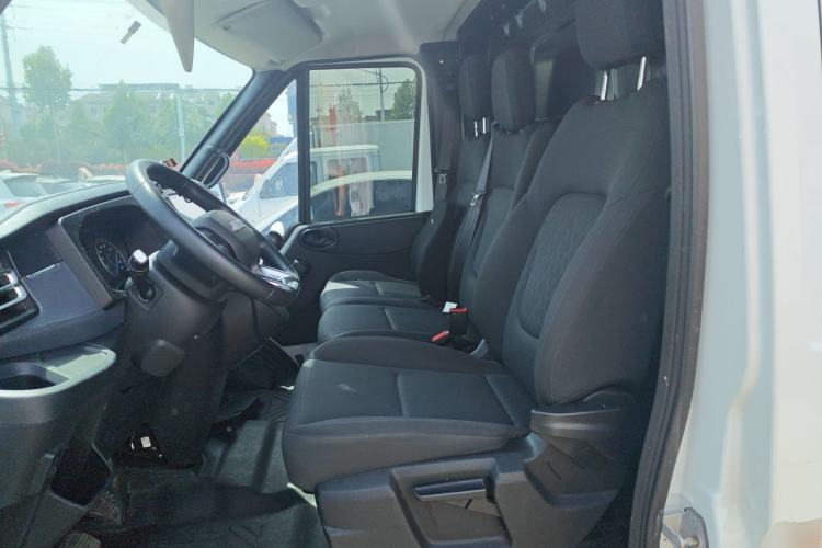 Used JMC Fushun 2022 2.0T Manual Van Short Wheelbase Mid-Height Roof 3-Seater Left Front Seat