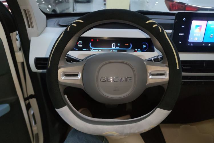 Used Geely Galaxy Panda 2024 Panda Mini 200km Endurance Bear
