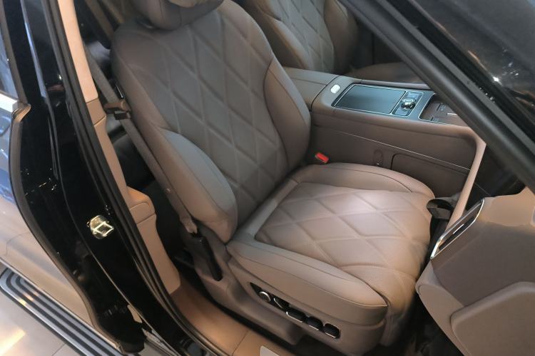 Used Hima AITO M9 2025 Extended-Range Ultra Version 52 kWh 6-Seater Right Front Seat