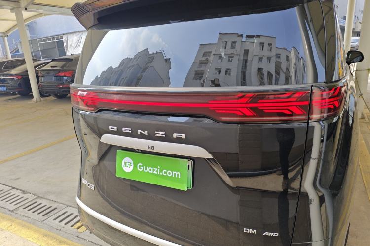 Used Denza D9 2024 DM-i 980 Four-Wheel Drive Prestige Model
