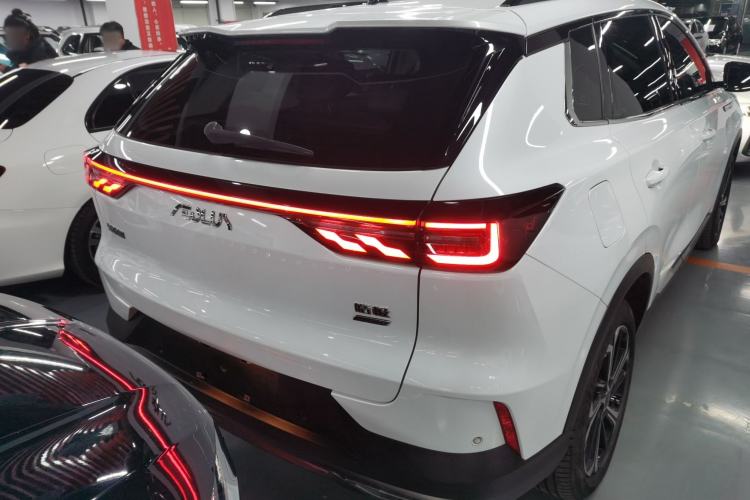 Used Dongfeng Aeolus Huge 2022 Mach Dual-Motor 1.5T MHD Dare-to-Dream Edition
