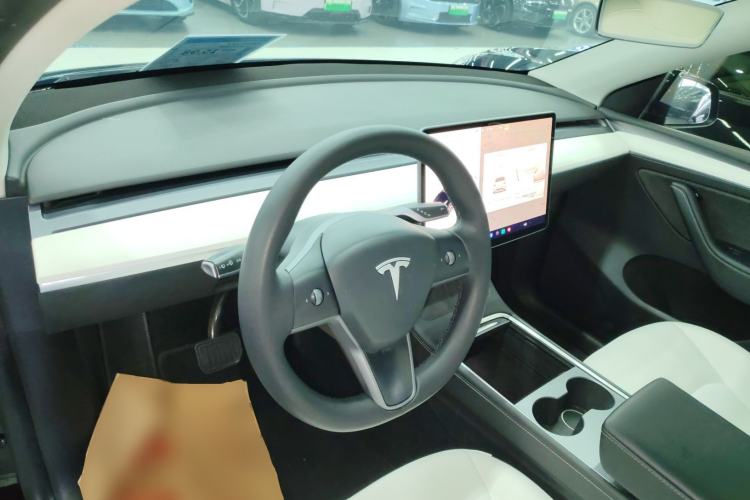 Used Tesla Model Y 2021 Long-Range All-Wheel-Drive Version 3D7