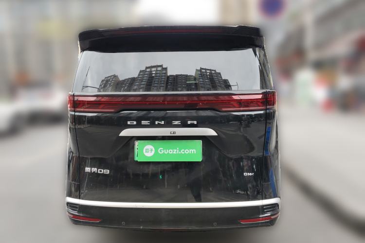 Used Denza D9 2022 DM-i 945 Luxury Model
