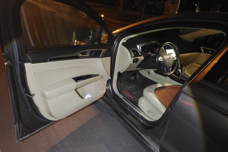 Used Ford Mondeo 2013 2.0L GTDi 200 Luxury Model
