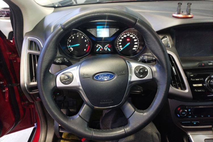 Used Ford Focus 2012 Hatchback 1.6L Automatic Fashion Edition Steering Wheel