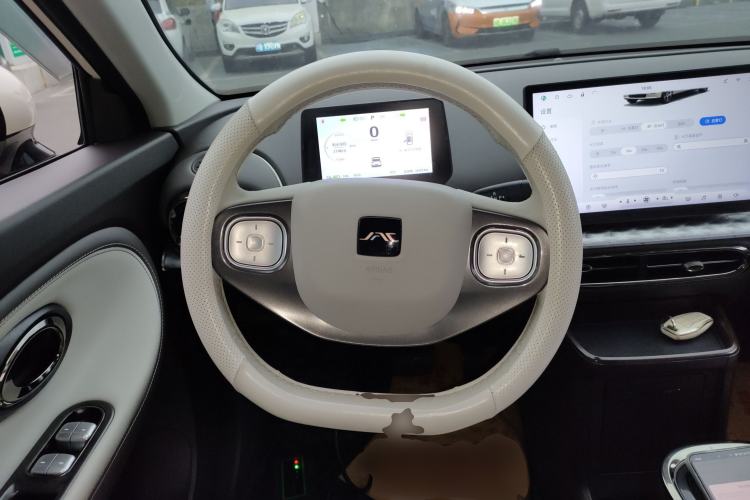 Used JAC Yiwei 3 2023 505 km Championship Edition
