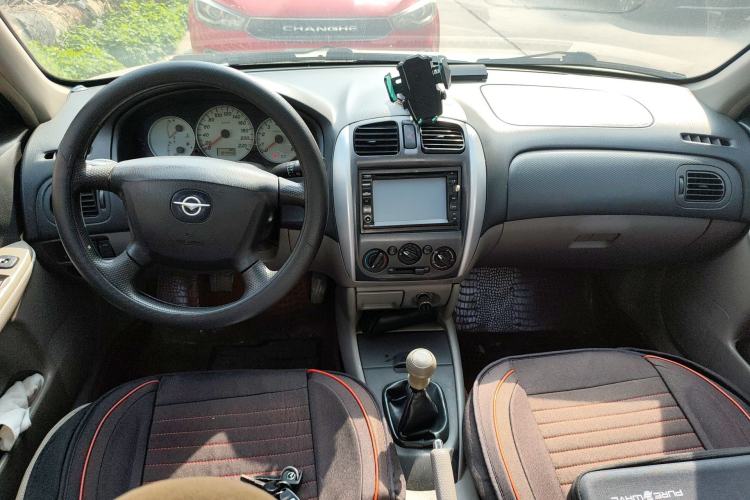 Used Haima Haifuxing 2010 1.6L Manual Standard Edition Center Console