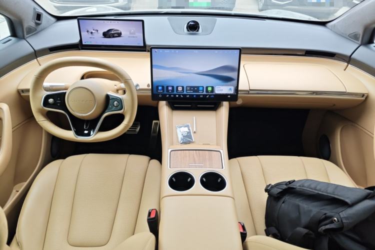 Used Hima Luxeed R7 2025 Extended-Range 331km Ultra Center Console